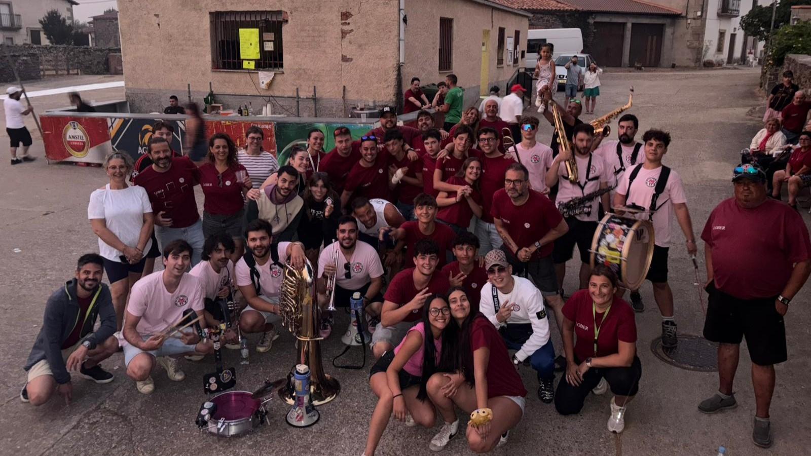 Ambiente festivo con Charanga Malavida