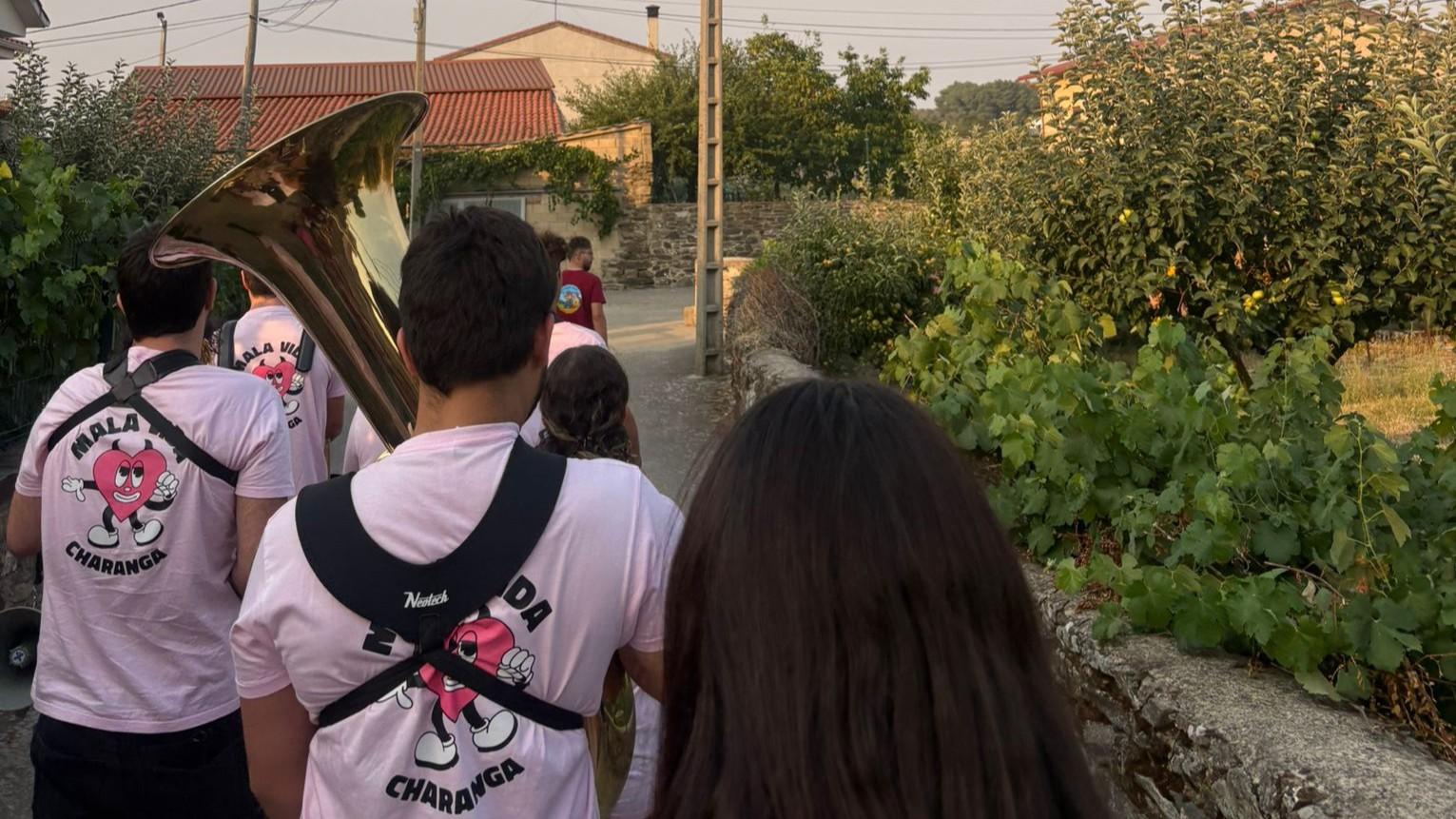 Actuación de Charanga Malavida en la calle